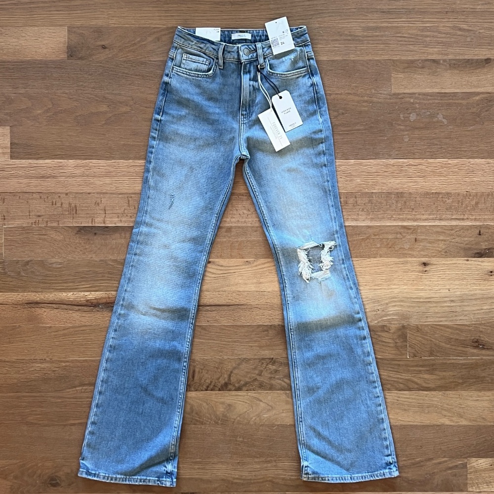 NWT Forever 21 High Rise Slim Fit Flare Leg Distressed Denim Jean Pant Size 24